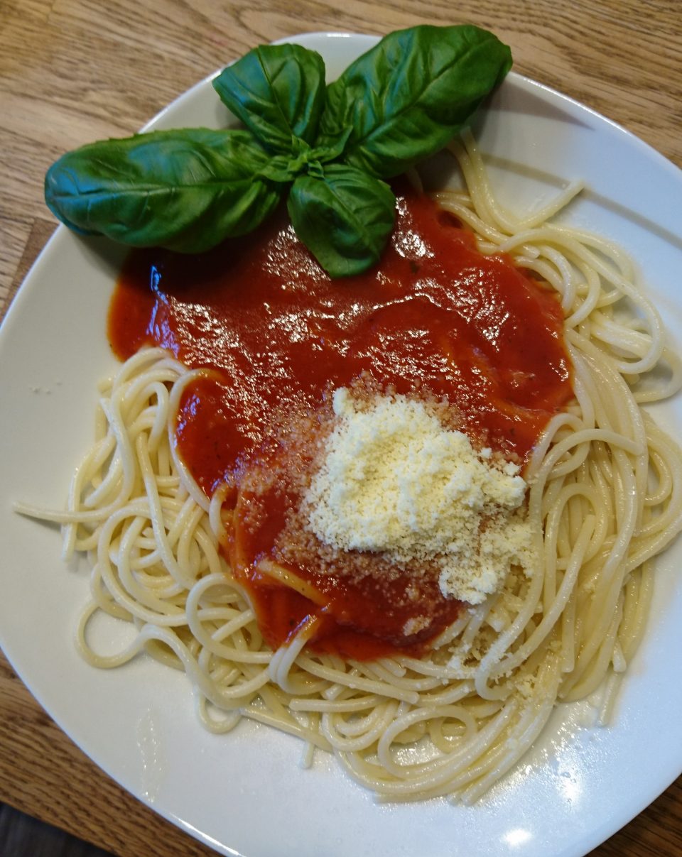 Spaghetti al pomodoro / Spaghetti mit Tomatensauce – Die Gourmetlette